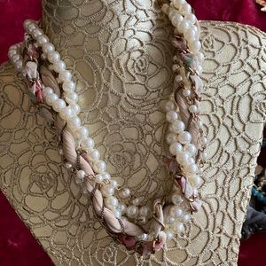 Pearl/Chain/Floral Necklace